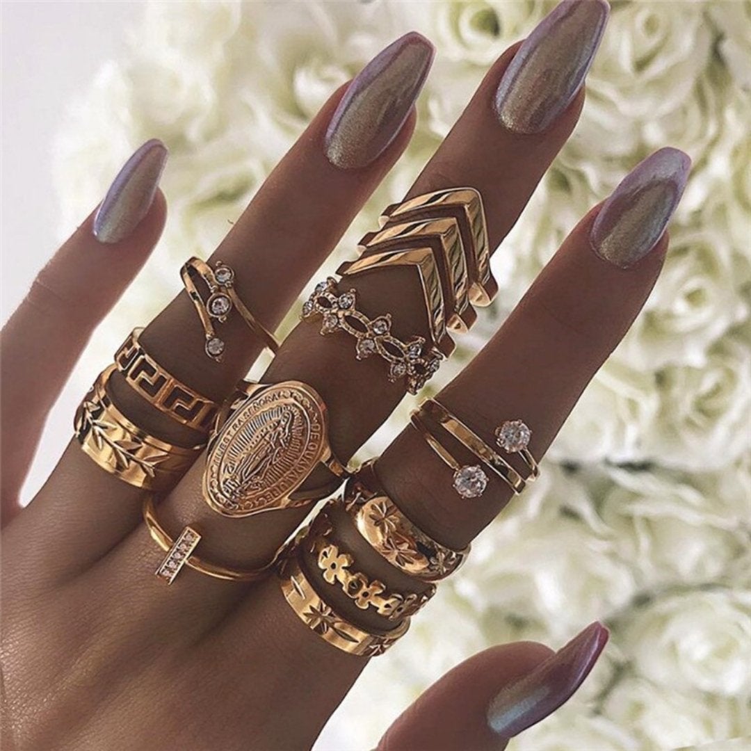 Distinctive Ring Collection: 8 to 12 Pieces