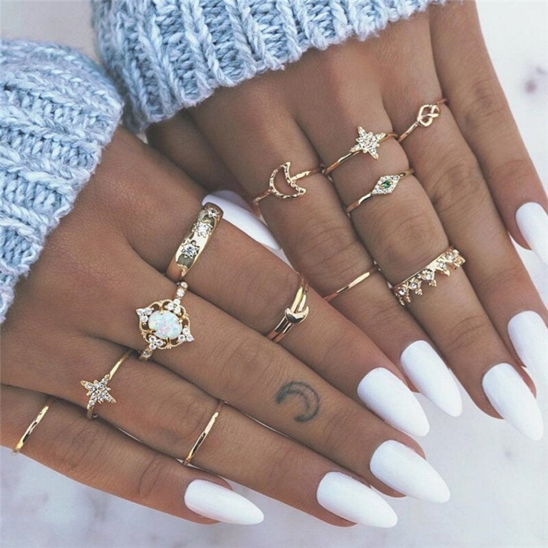 Distinctive Ring Collection: 8 to 12 Pieces