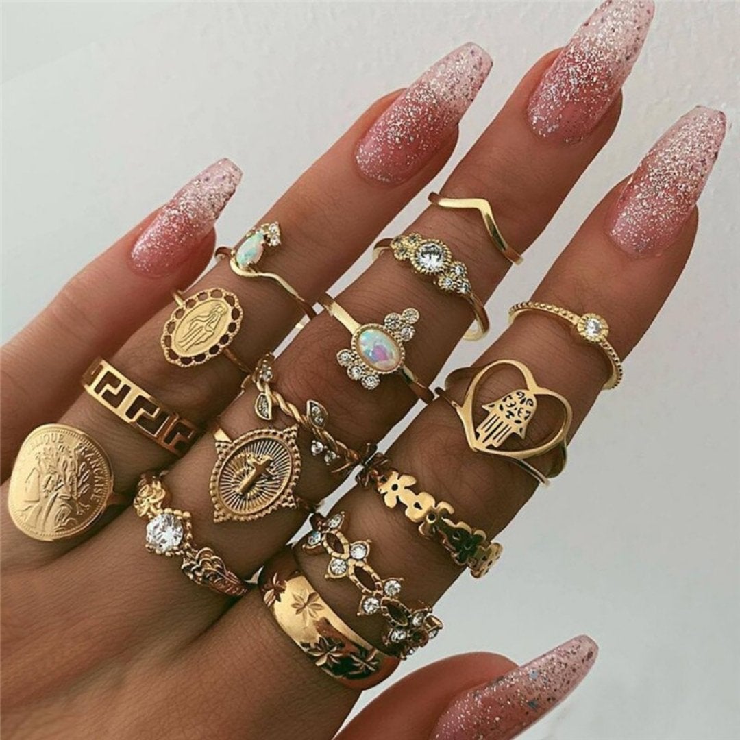 Distinctive Ring Collection: 8 to 12 Pieces