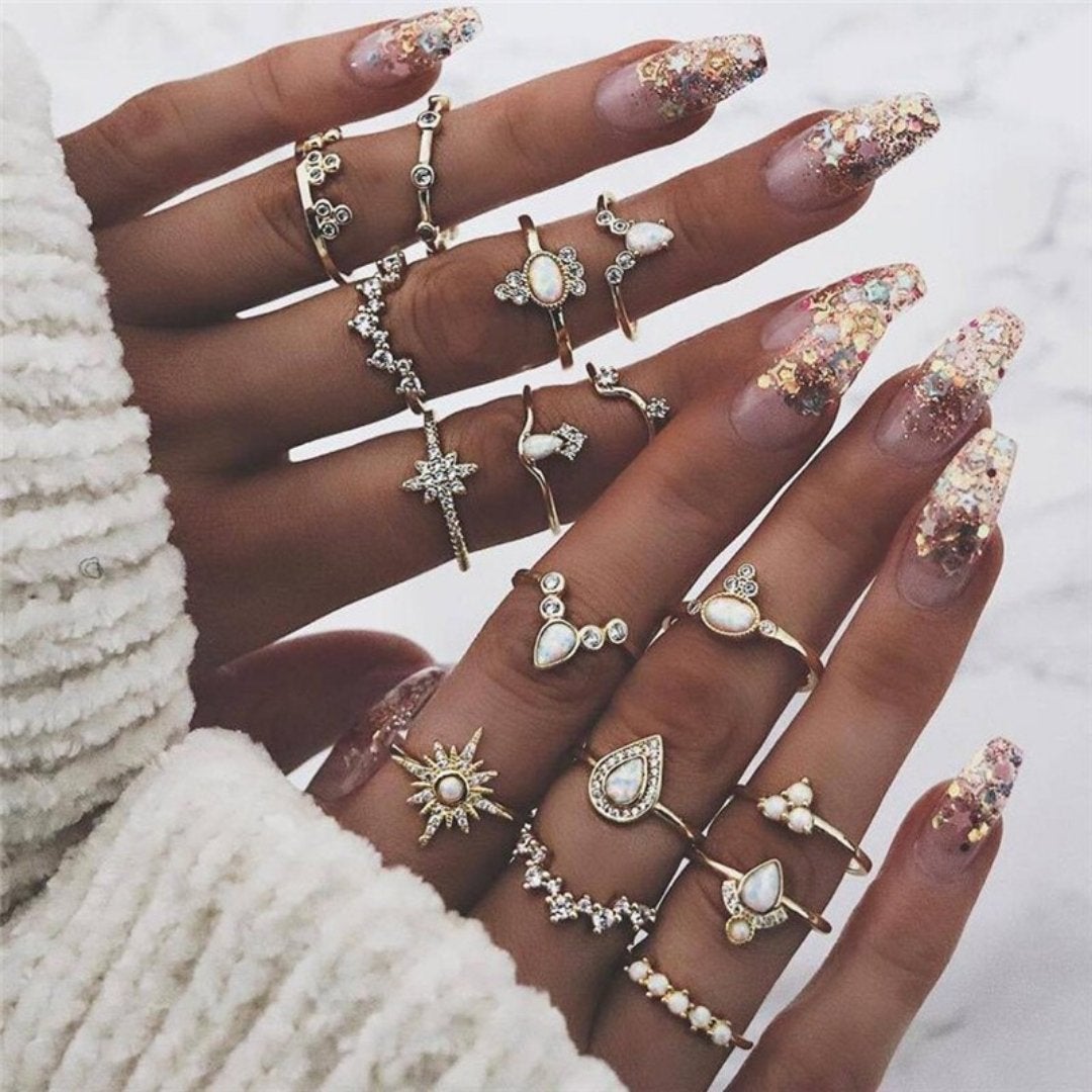 Distinctive Ring Collection: 8 to 12 Pieces