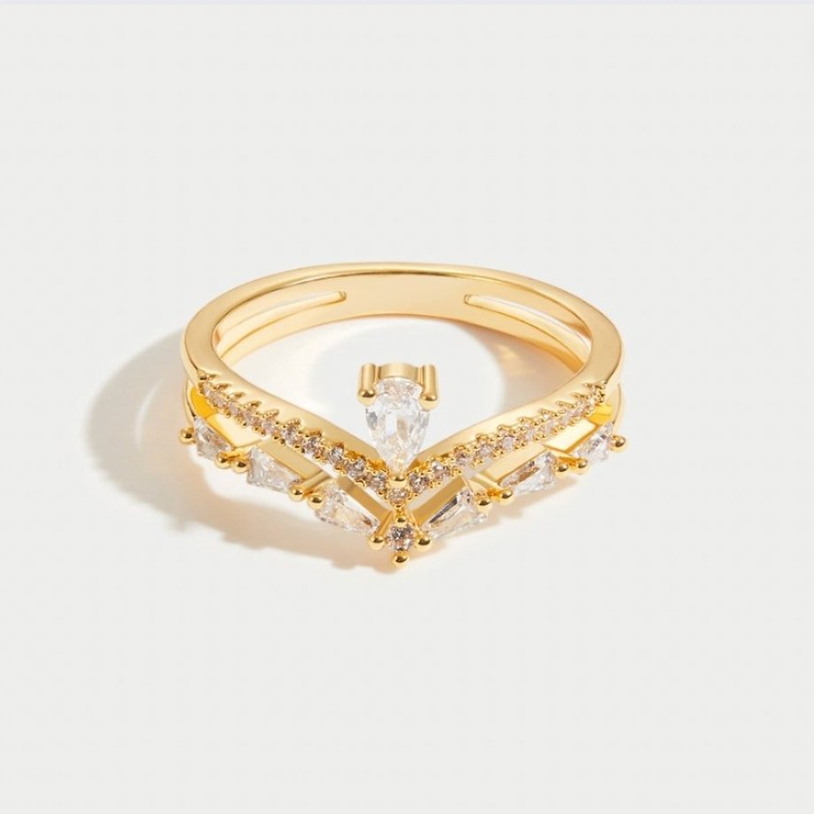 Elegant Aura Crystal Ring