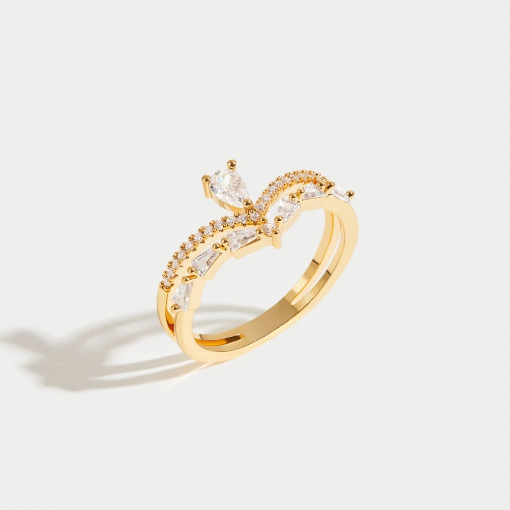 Elegant Aura Crystal Ring
