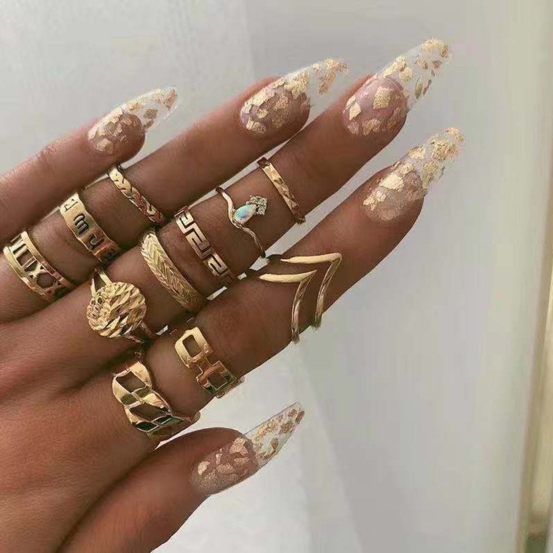 Distinctive Ring Collection: 8 to 12 Pieces