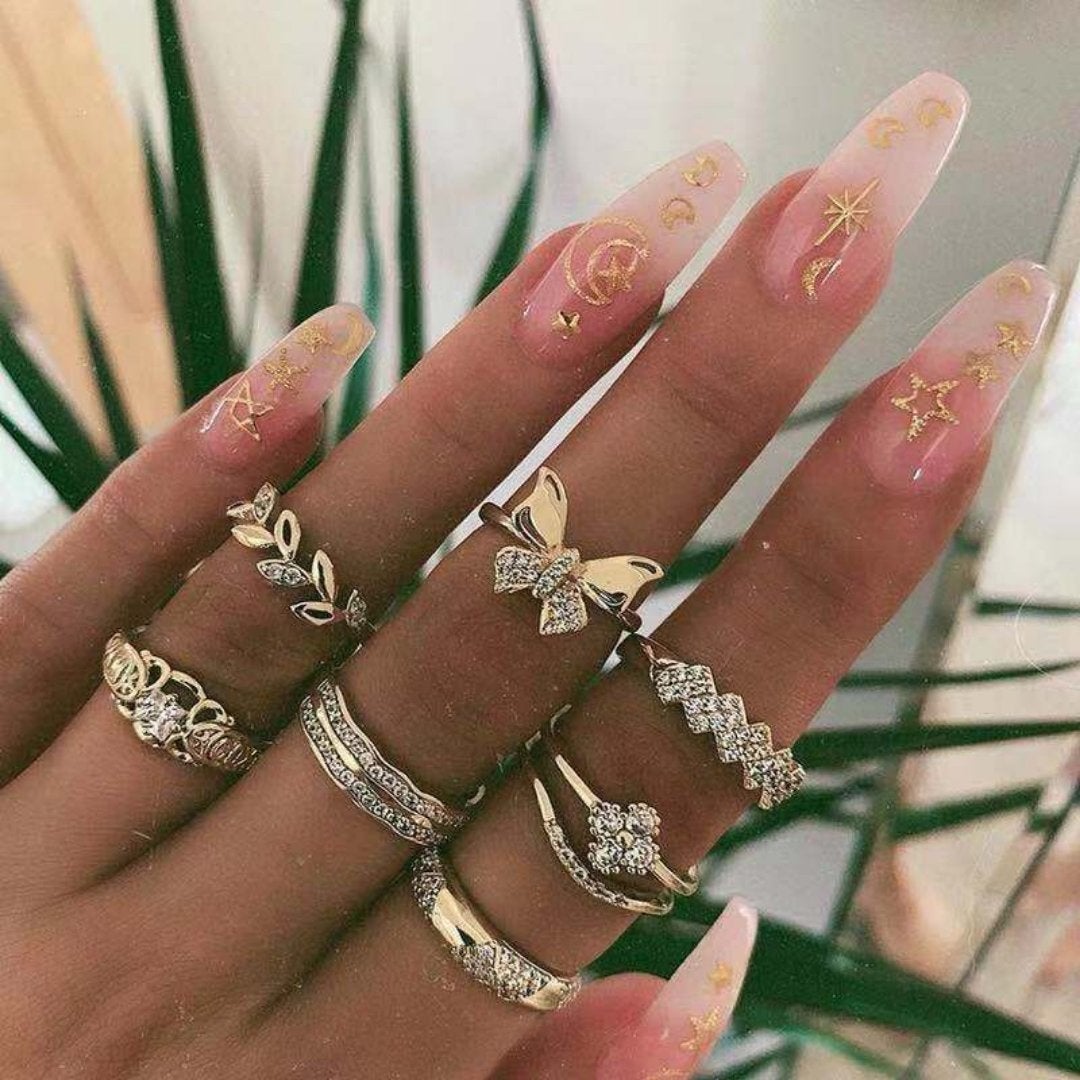 Distinctive Ring Collection: 8 to 12 Pieces