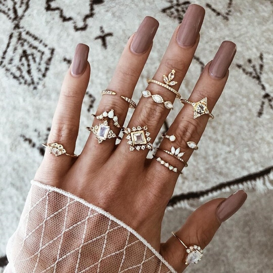 Distinctive Ring Collection: 8 to 12 Pieces