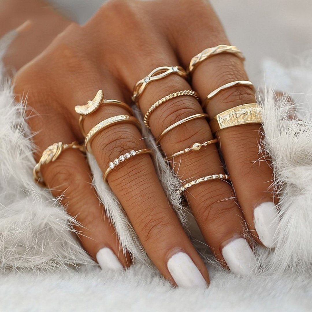 Distinctive Ring Collection: 8 to 12 Pieces