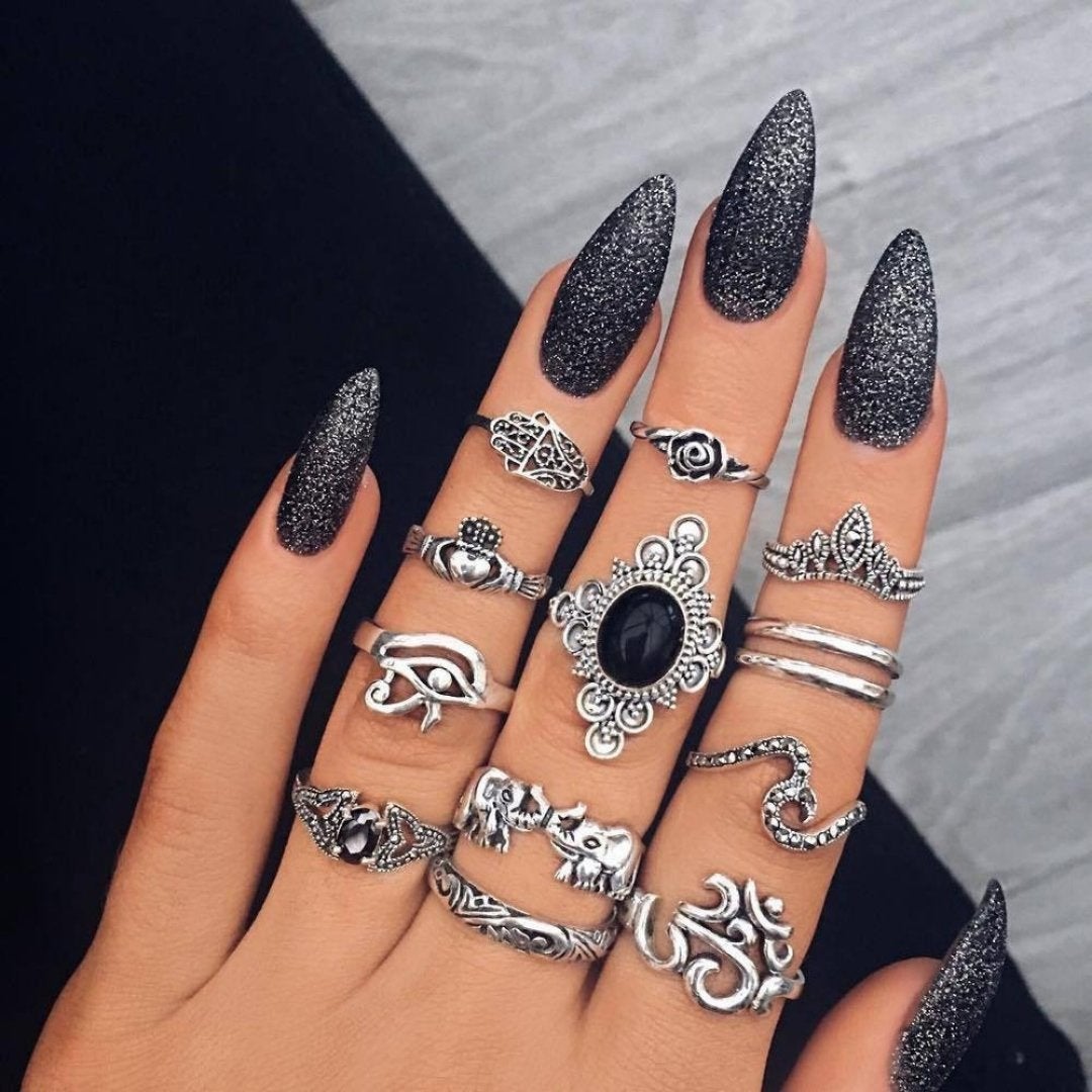 Distinctive Ring Collection: 8 to 12 Pieces