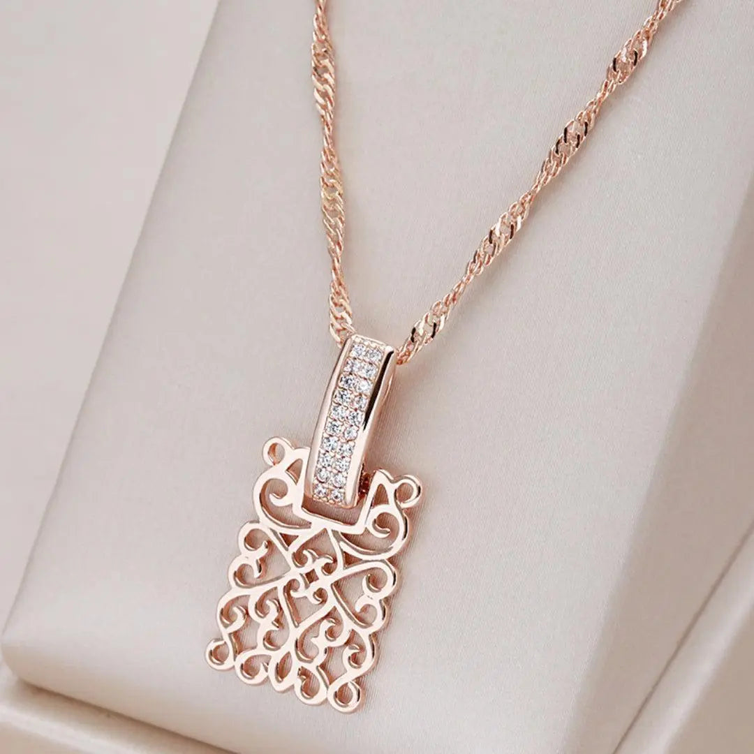 Chic Gold Mandala Pendant Necklace