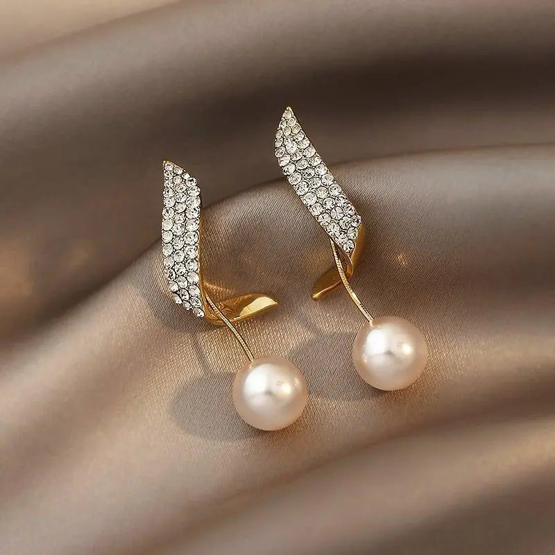 Elegant Gold Pearl Drop Earrings