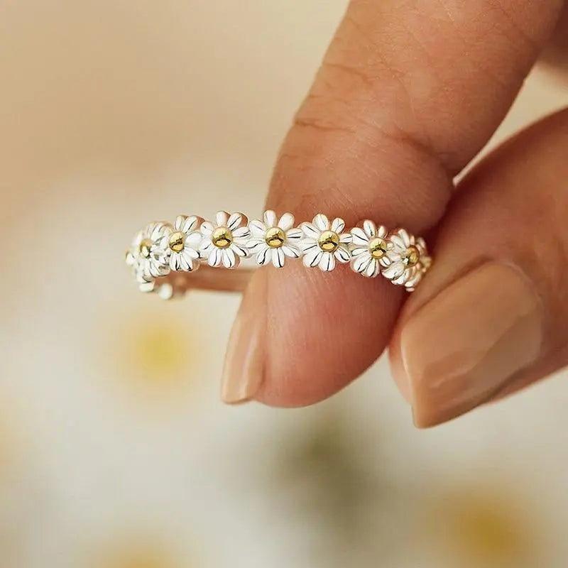 Hand-Painted Enamel Silver Daisy Ring