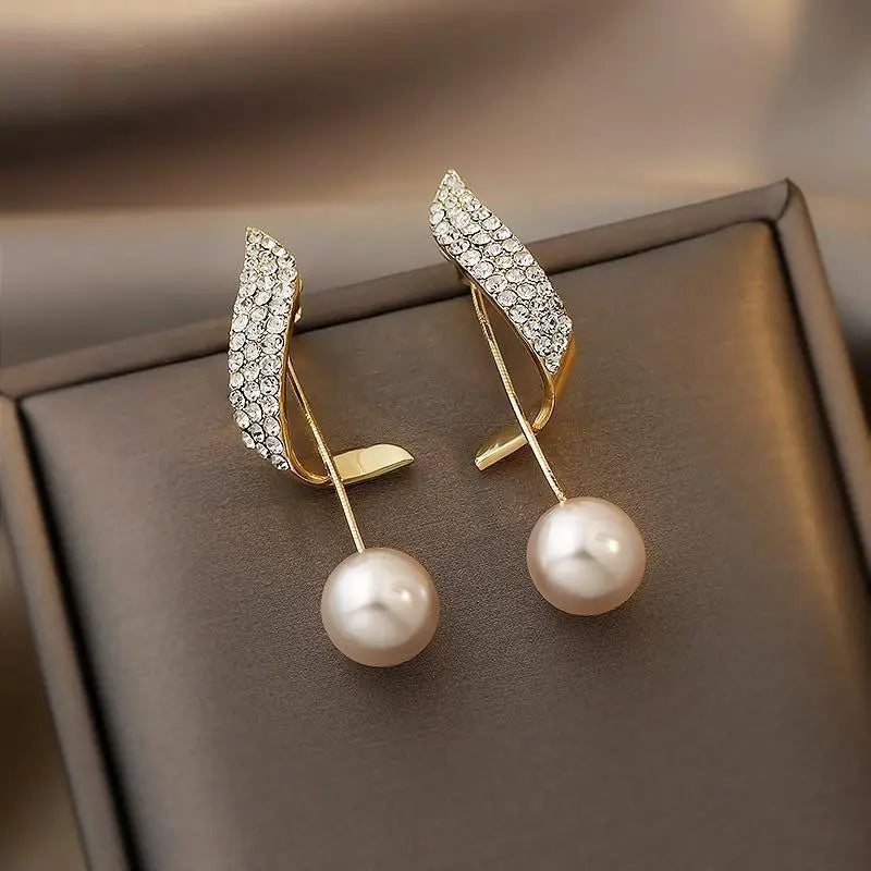 Elegant Gold Pearl Drop Earrings