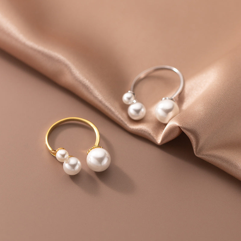 Chic Three-Pearl Ring
