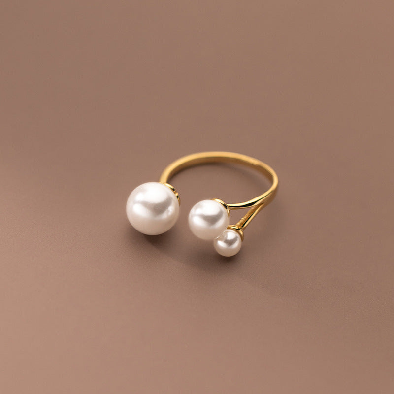 Chic Three-Pearl Ring