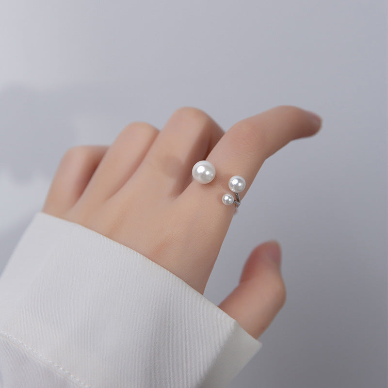 Chic Three-Pearl Ring