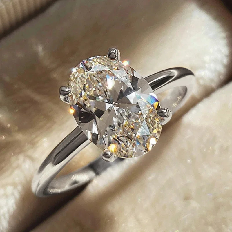 Chic Oval Crystal Commitment Ring