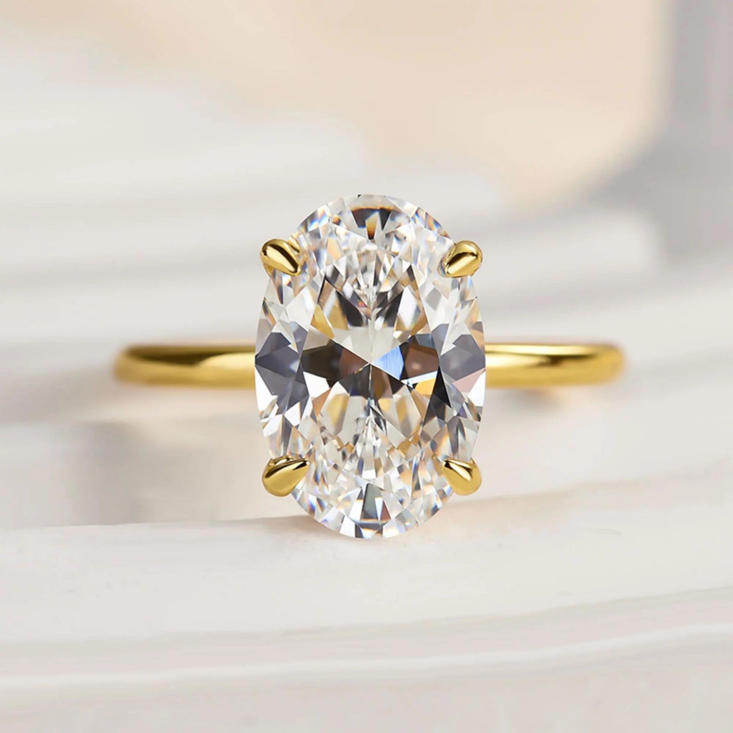 Chic Oval Crystal Commitment Ring