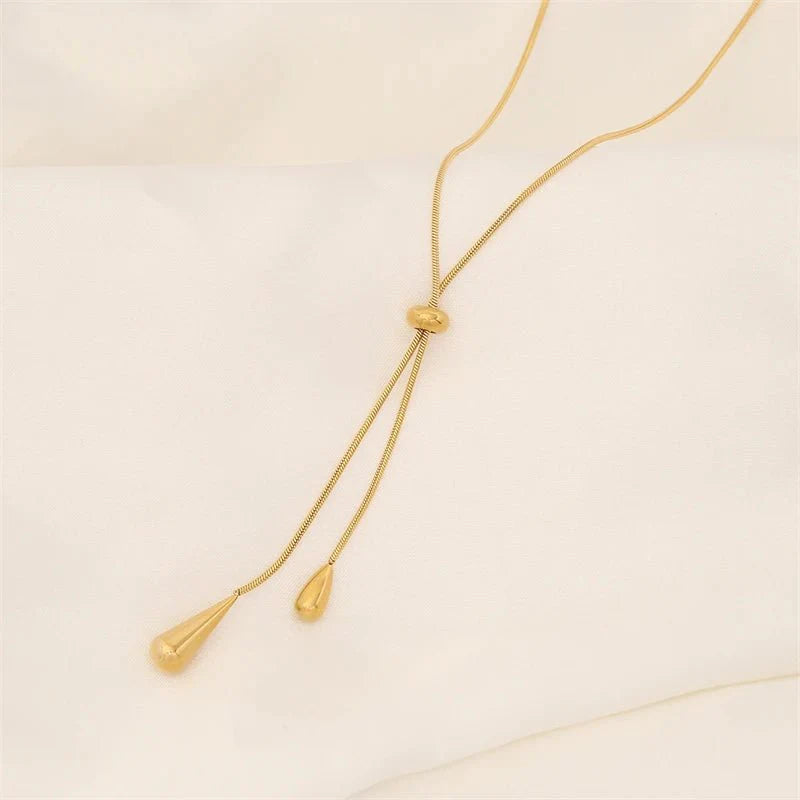 Adjustable Lariat Necklace with Droplet Pendant and Matching Earrings