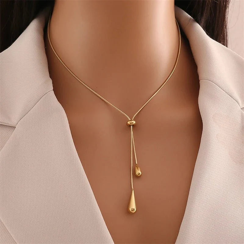 Adjustable Lariat Necklace with Droplet Pendant and Matching Earrings
