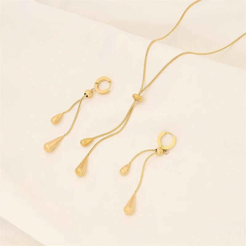 Adjustable Lariat Necklace with Droplet Pendant and Matching Earrings