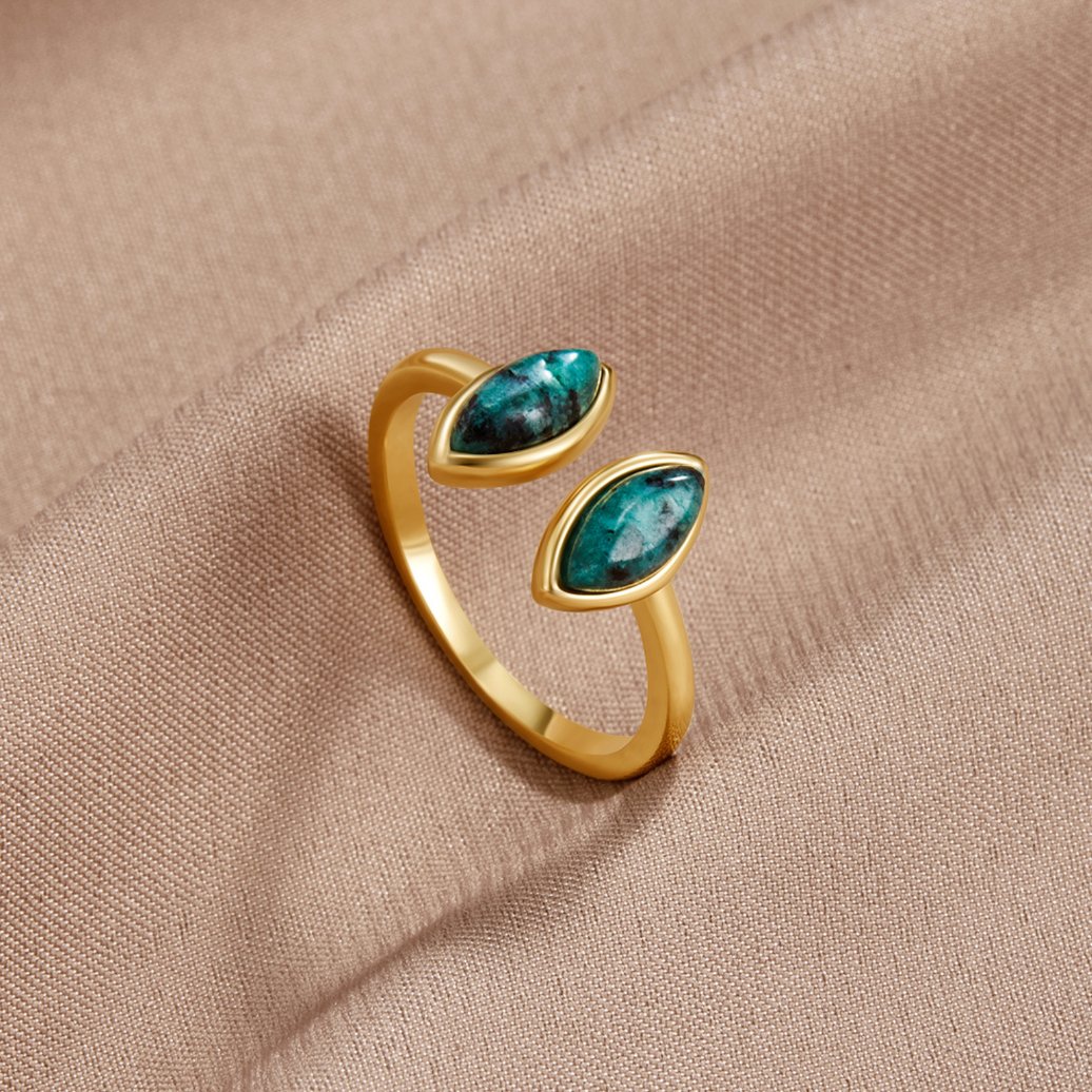Elegant Green Wrap Ring