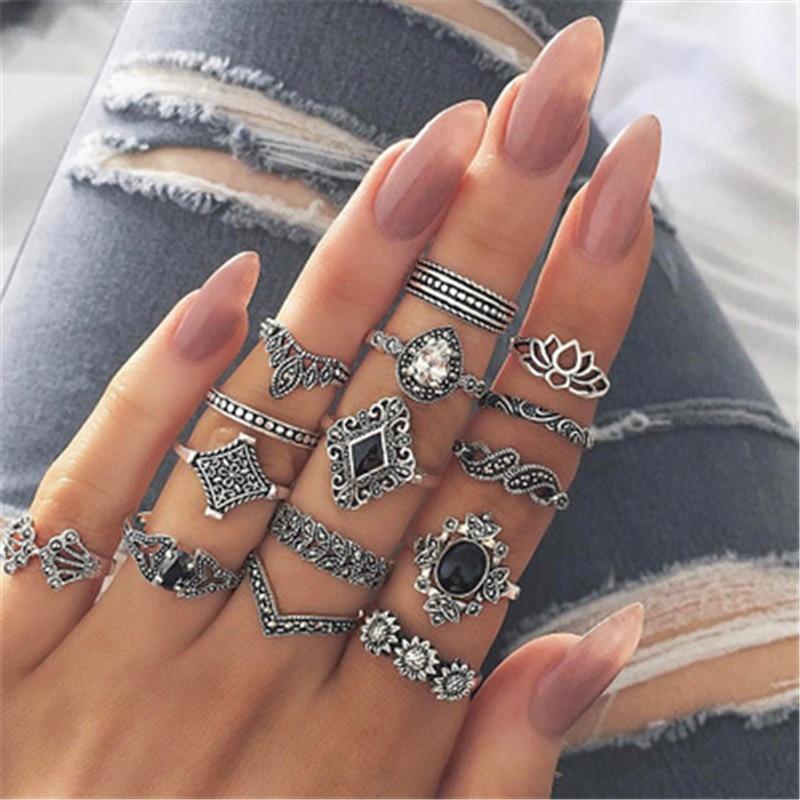 Distinctive Ring Collection: 8 to 12 Pieces