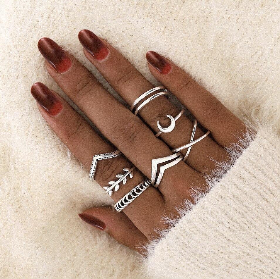 Distinctive Ring Collection: 8 to 12 Pieces