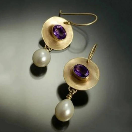 Vivienne – Gold & Pearl Earrings