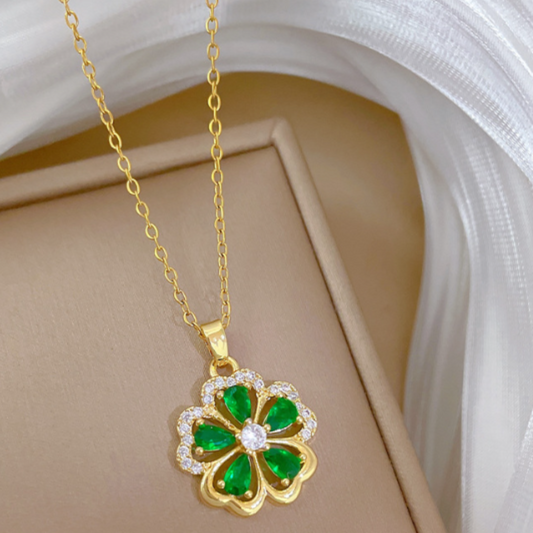 EMERALD CLOVER PENDANT NECKLACE