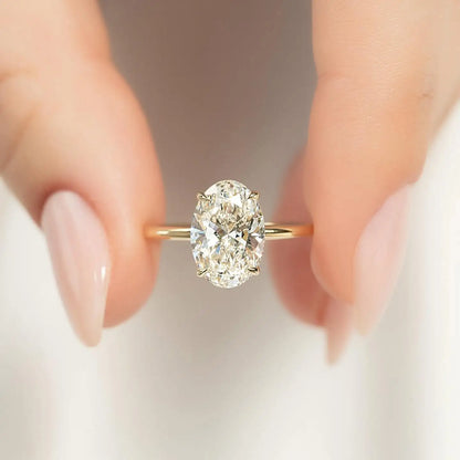 Chic Oval Crystal Commitment Ring