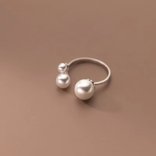 Chic Three-Pearl Ring