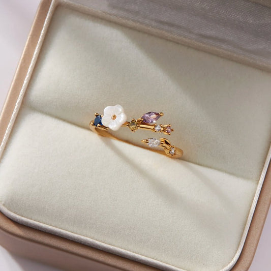 Joyful Gold Blossom Rings