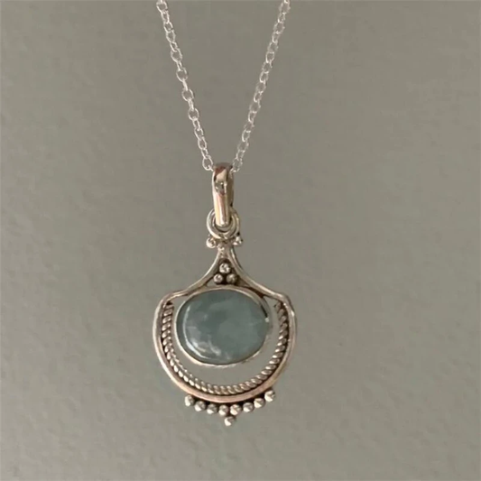 RETRO GREEN GEMSTONE NECKLACE