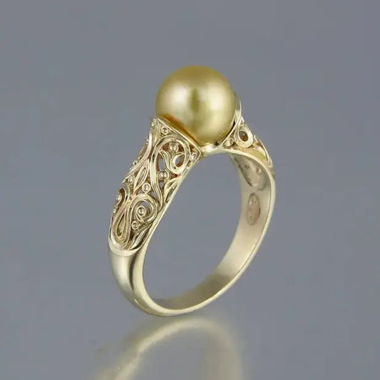 Vintage Pearl Ring in Gold
