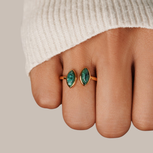 Elegant Green Wrap Ring